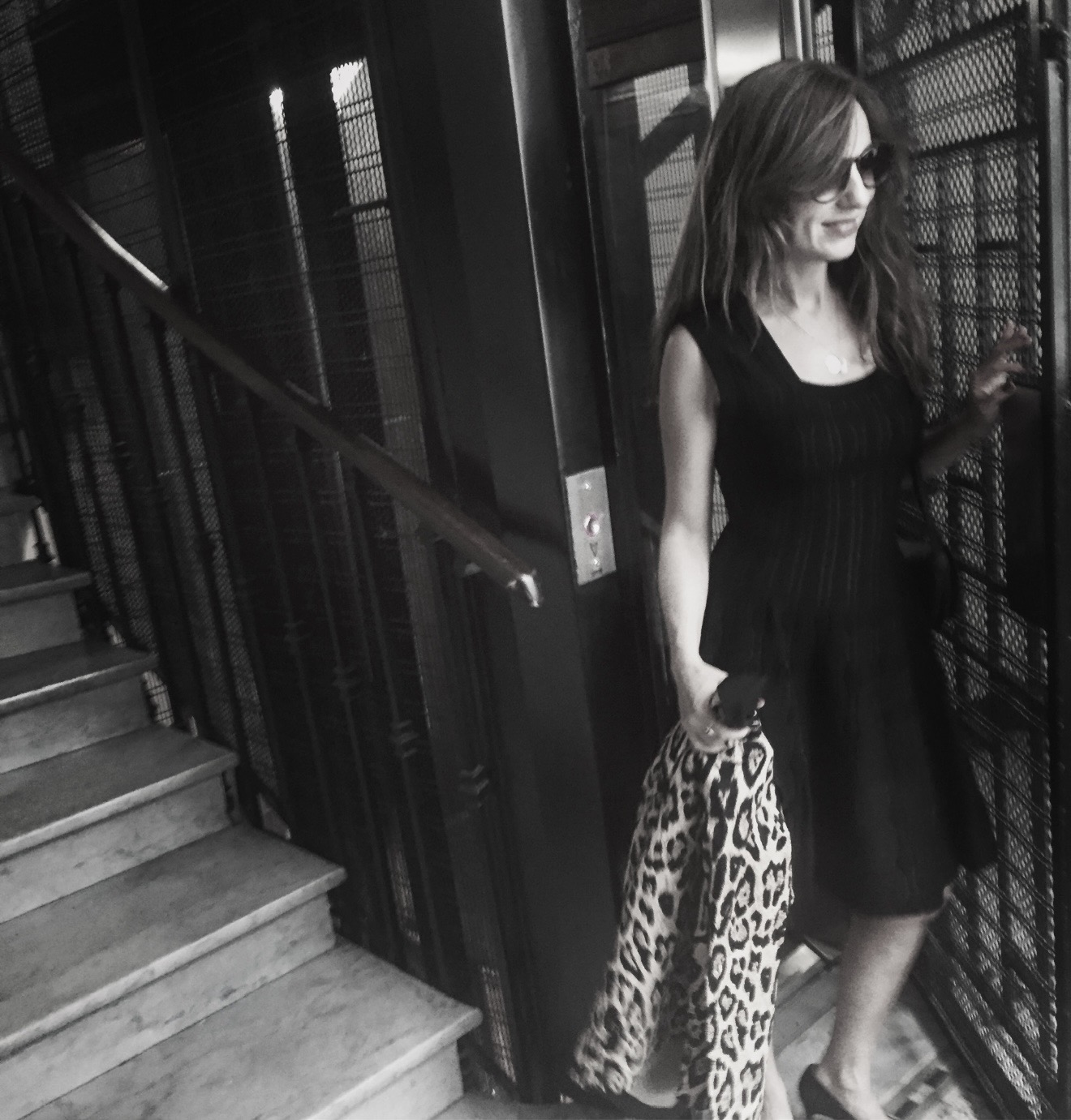 Femme portant une tenue My Fashion Hour